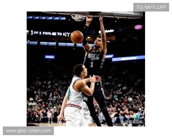 马刺与雷霆季后赛第五场激战回顾球员表现与战术分析